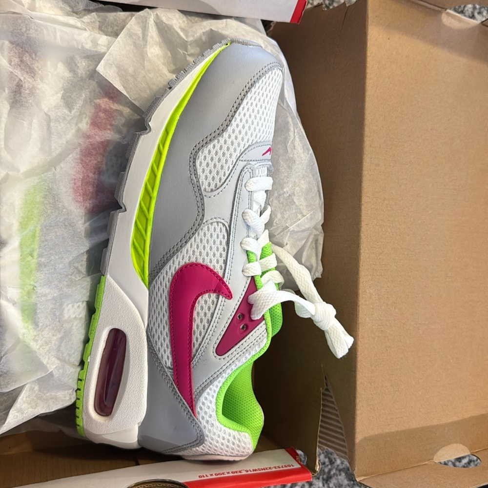 WMNS NIKE AIR MAX CORRELATE